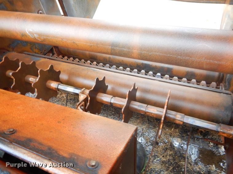 image for item ER9379 1992 Case IH 8465T round baler