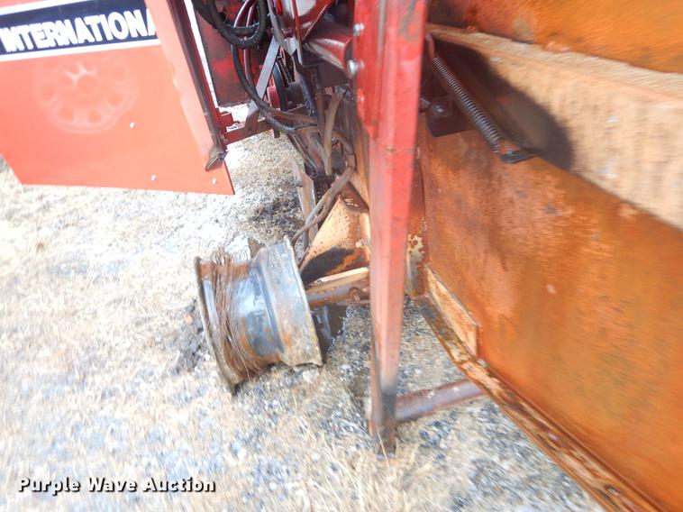 image for item ER9379 1992 Case IH 8465T round baler