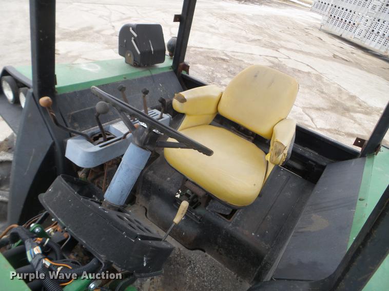 image for item EW9841 John Deere 4450 tractor