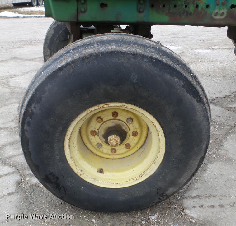 image for item EW9841 John Deere 4450 tractor