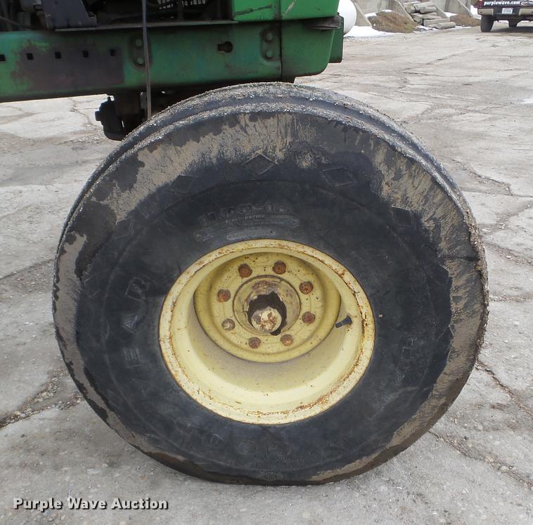 image for item EW9841 John Deere 4450 tractor