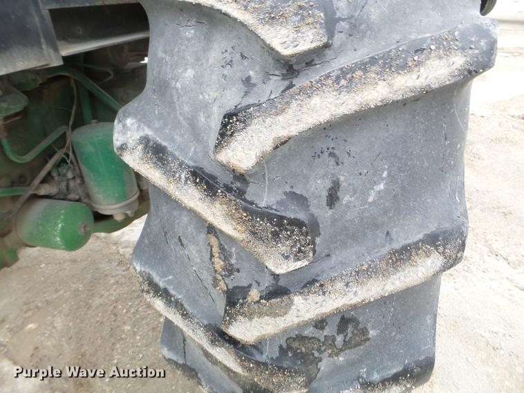 image for item EW9841 John Deere 4450 tractor