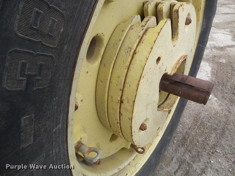 image for item EW9841 John Deere 4450 tractor