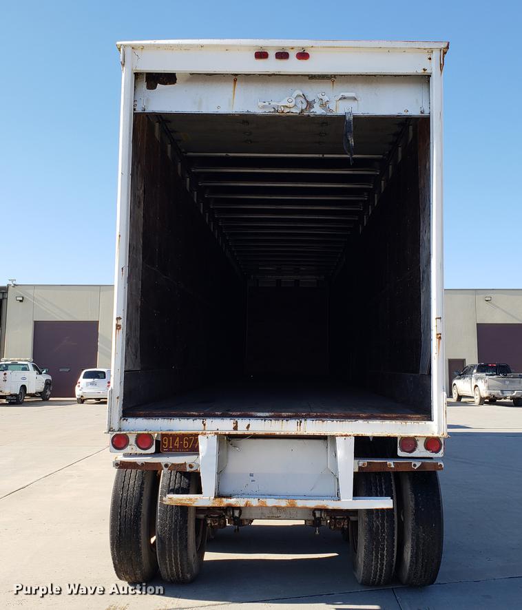 image for item AV9468 1981 Fruehauf dry van trailer