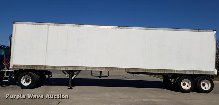 image for item AV9468 1981 Fruehauf dry van trailer