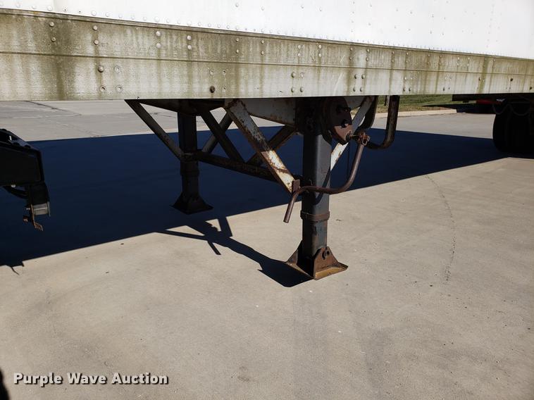 image for item AV9468 1981 Fruehauf dry van trailer