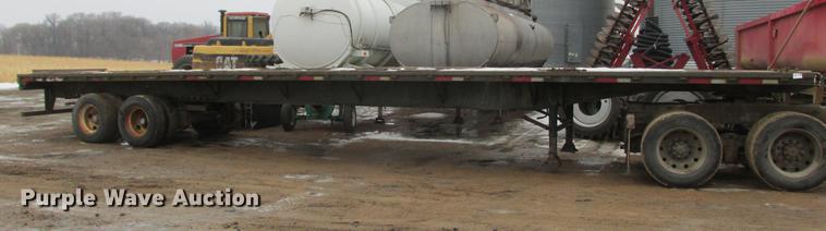 image for item DA8313 1991 Stoughton flatbed trailer