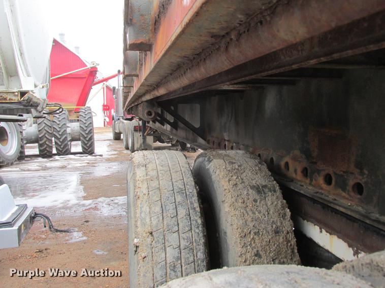 image for item DA8313 1991 Stoughton flatbed trailer