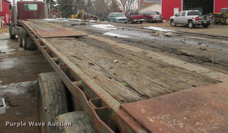 image for item DA8313 1991 Stoughton flatbed trailer