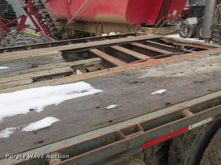 image for item DA8313 1991 Stoughton flatbed trailer