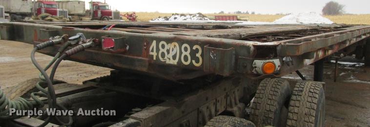 image for item DA8313 1991 Stoughton flatbed trailer