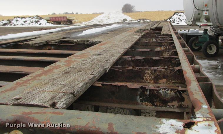 image for item DA8313 1991 Stoughton flatbed trailer