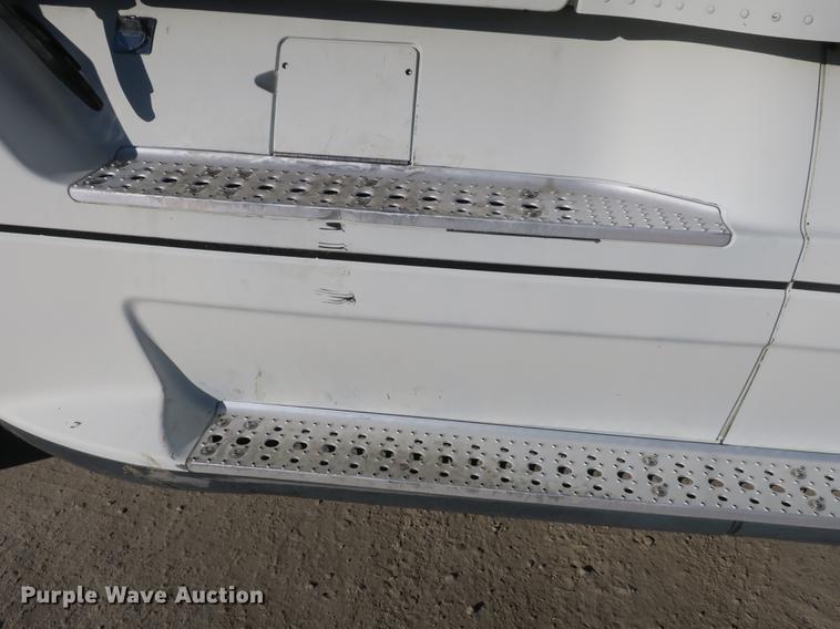 image for item DB8924 2003 Freightliner Columbia semi truck