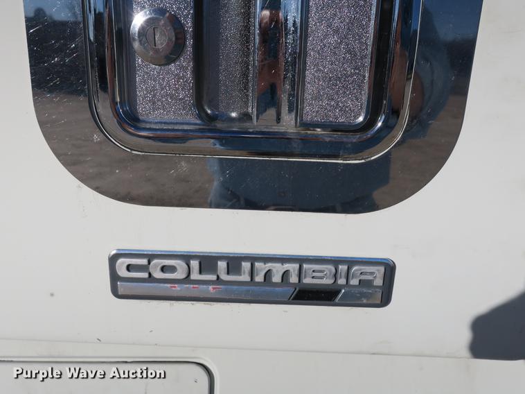 image for item DB8924 2003 Freightliner Columbia semi truck