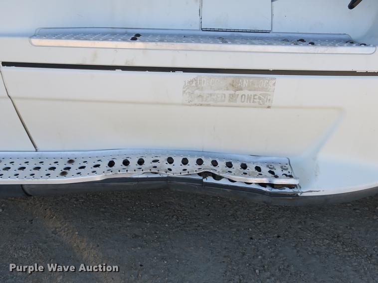 image for item DB8924 2003 Freightliner Columbia semi truck