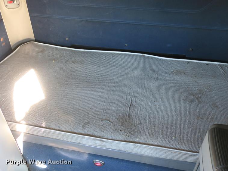 image for item DB8924 2003 Freightliner Columbia semi truck