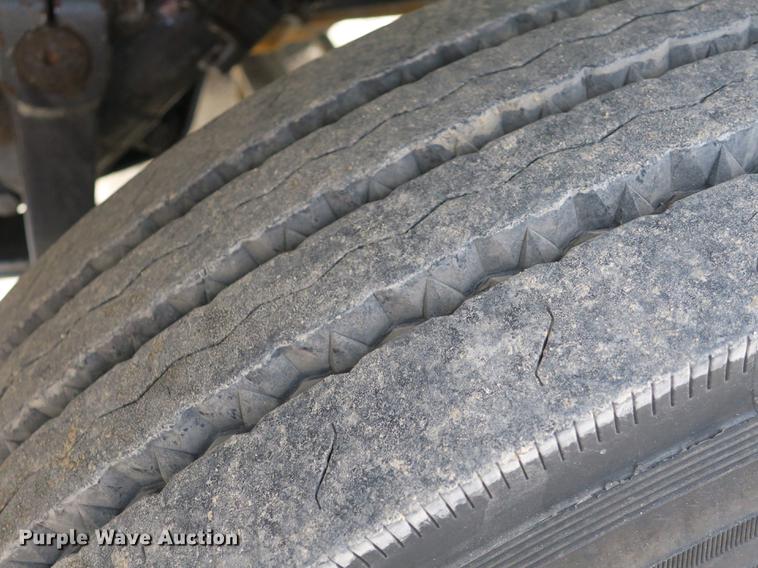 image for item DB8925 1992 Peterbilt 377 semi truck