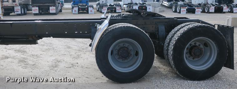 image for item DB8925 1992 Peterbilt 377 semi truck