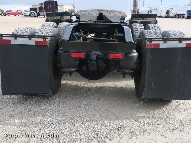 image for item DB8925 1992 Peterbilt 377 semi truck