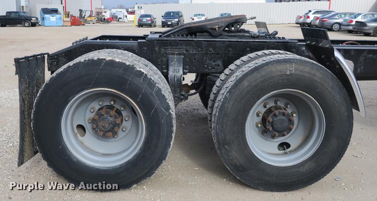 image for item DB8925 1992 Peterbilt 377 semi truck