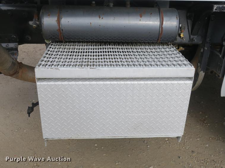 image for item DB8925 1992 Peterbilt 377 semi truck