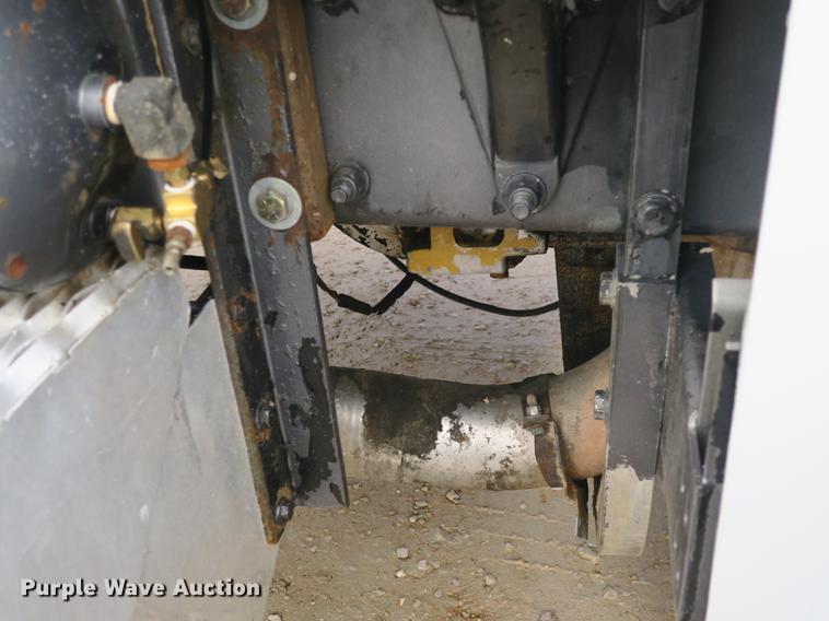 image for item DB8925 1992 Peterbilt 377 semi truck