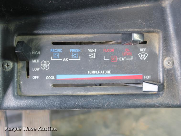 image for item DB8925 1992 Peterbilt 377 semi truck