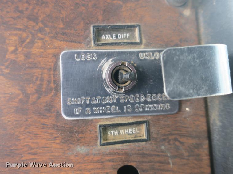 image for item DB8925 1992 Peterbilt 377 semi truck