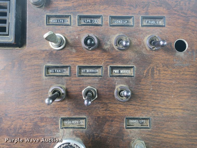 image for item DB8925 1992 Peterbilt 377 semi truck