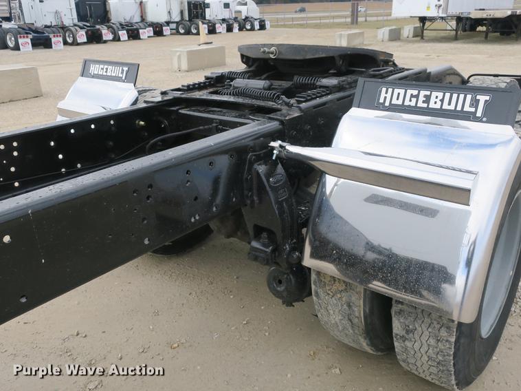 image for item DB8925 1992 Peterbilt 377 semi truck