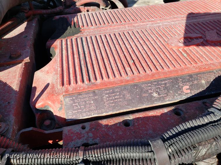 image for item DB9457 2010 Peterbilt 386 semi truck