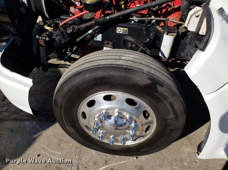 image for item DB9457 2010 Peterbilt 386 semi truck