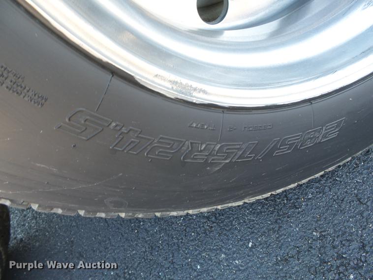 image for item DD2380 2001 Freightliner Classic semi truck