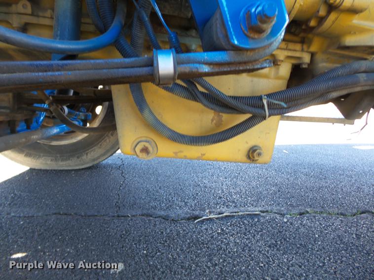 image for item DD2380 2001 Freightliner Classic semi truck