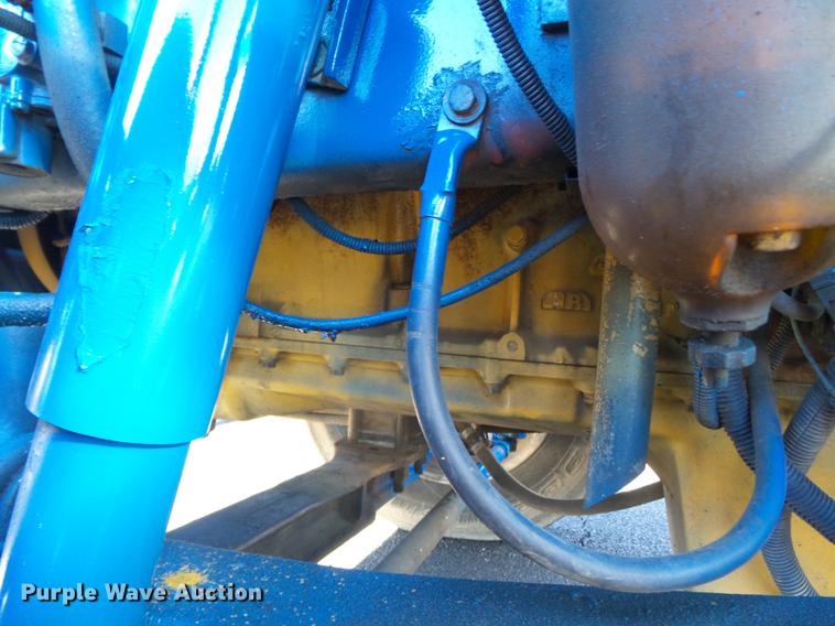 image for item DD2380 2001 Freightliner Classic semi truck