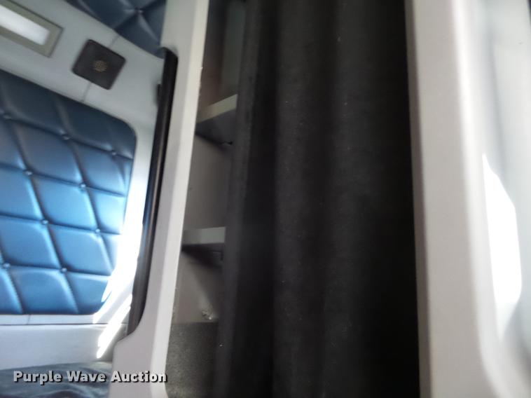 image for item DD2380 2001 Freightliner Classic semi truck