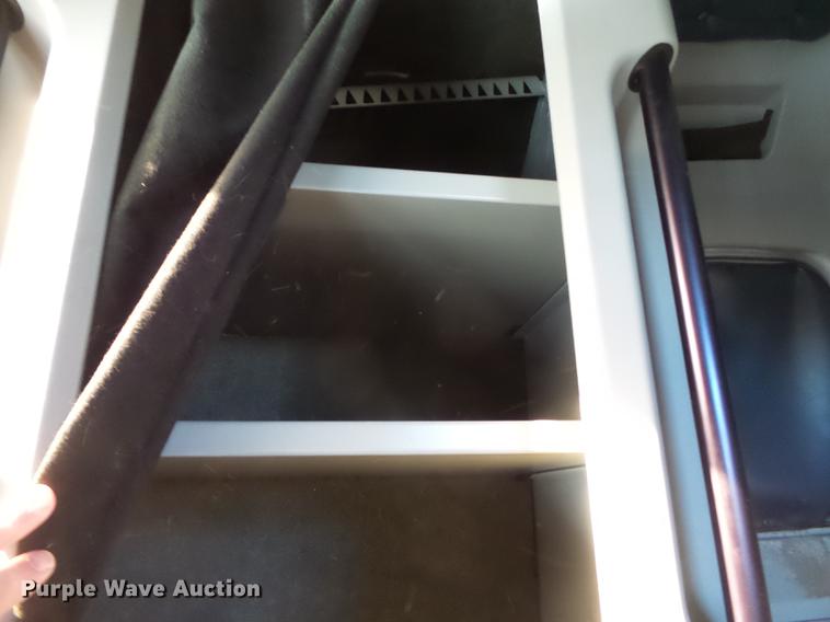 image for item DD2380 2001 Freightliner Classic semi truck