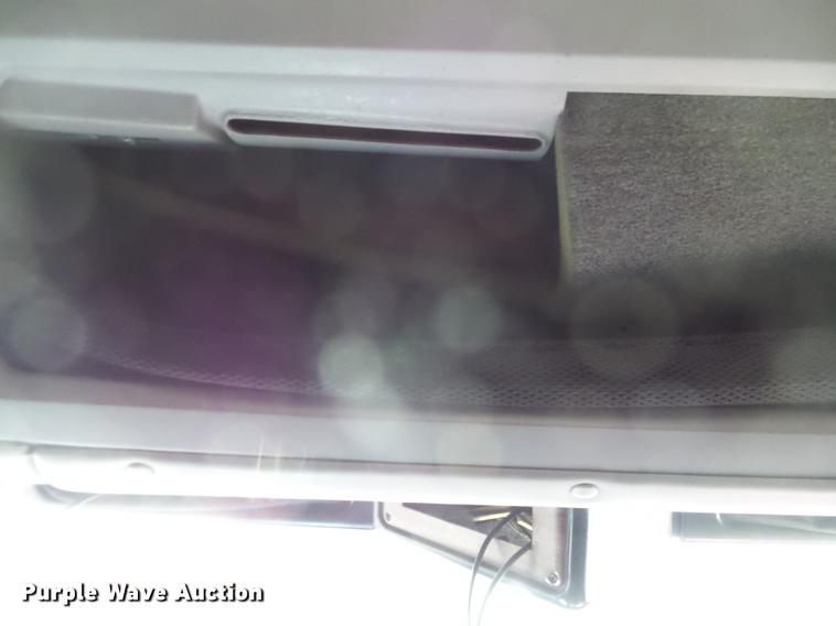 image for item DD2380 2001 Freightliner Classic semi truck