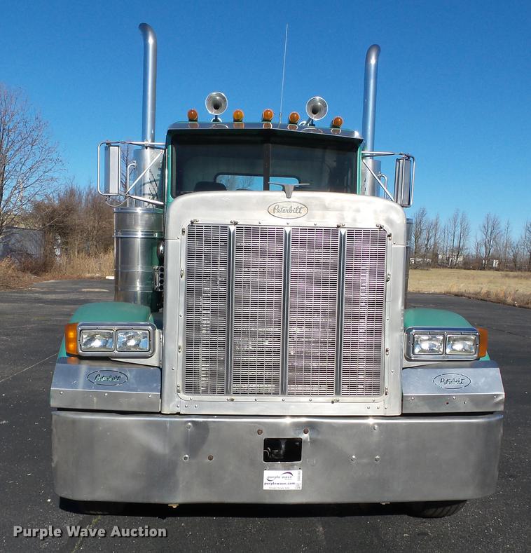 image for item DD2382 1995 Peterbilt 379 semi truck