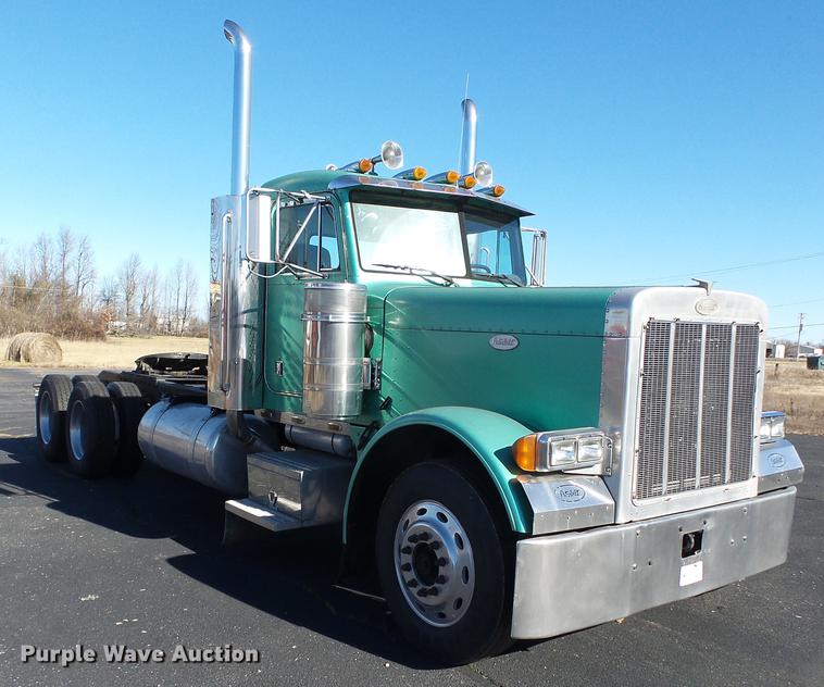 image for item DD2382 1995 Peterbilt 379 semi truck