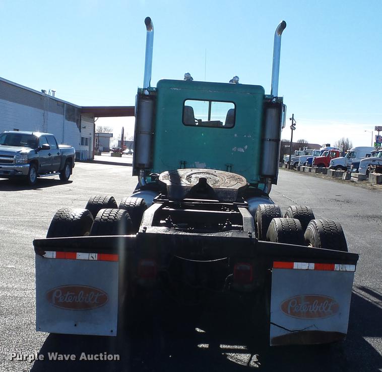 image for item DD2382 1995 Peterbilt 379 semi truck