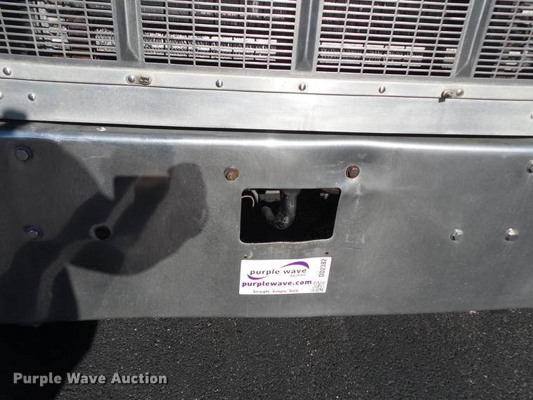 image for item DD2382 1995 Peterbilt 379 semi truck