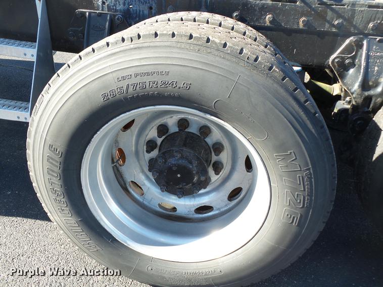 image for item DD2382 1995 Peterbilt 379 semi truck