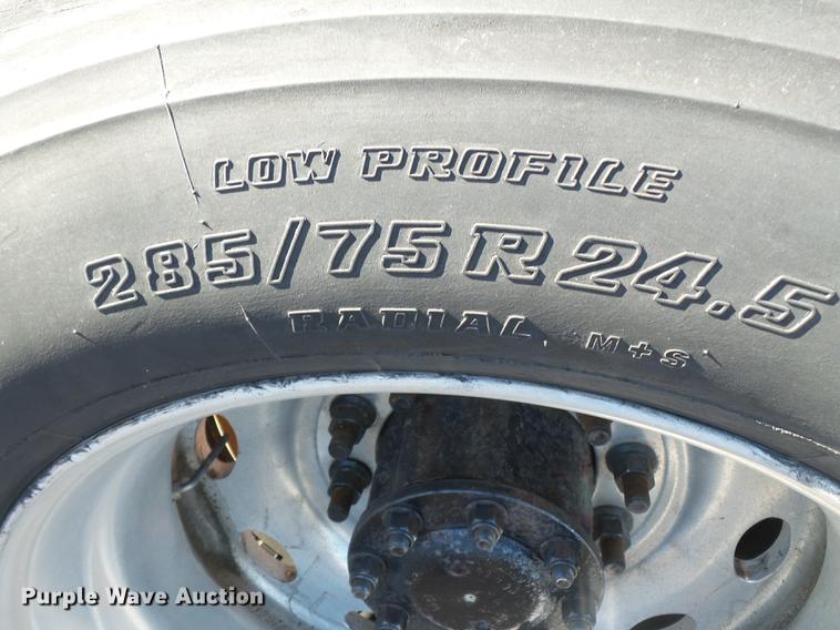 image for item DD2382 1995 Peterbilt 379 semi truck