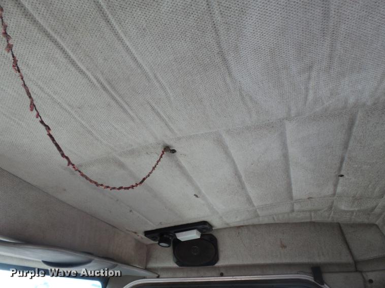 image for item DD2382 1995 Peterbilt 379 semi truck