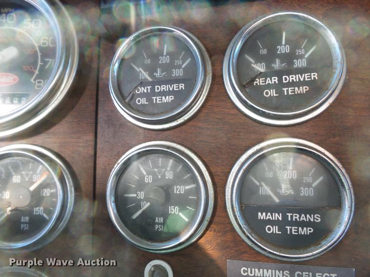 image for item DD2382 1995 Peterbilt 379 semi truck