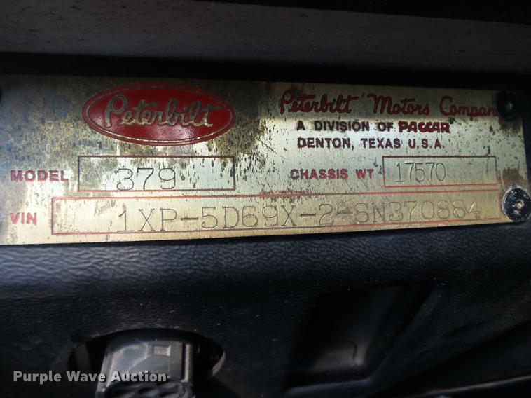 image for item DD2382 1995 Peterbilt 379 semi truck