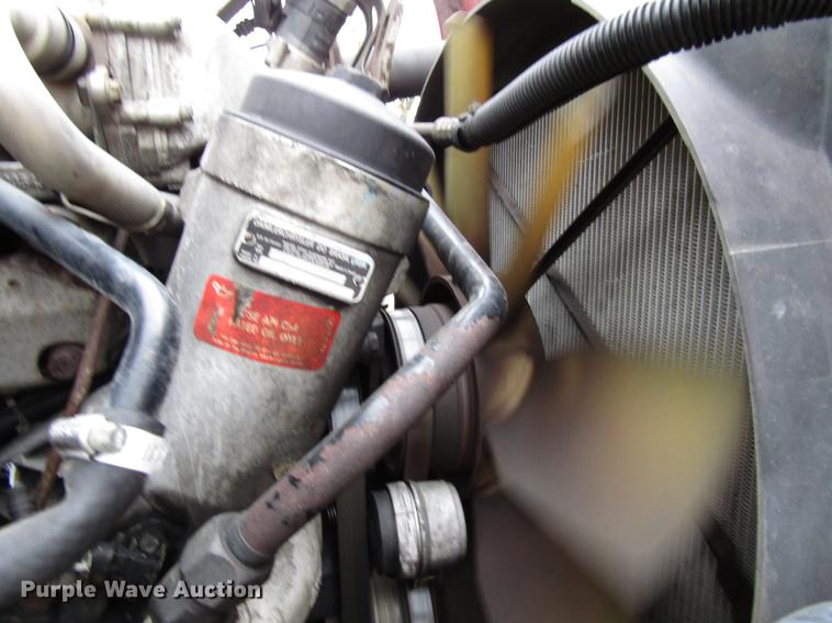 image for item DD4430 2005 Freightliner Columbia semi truck