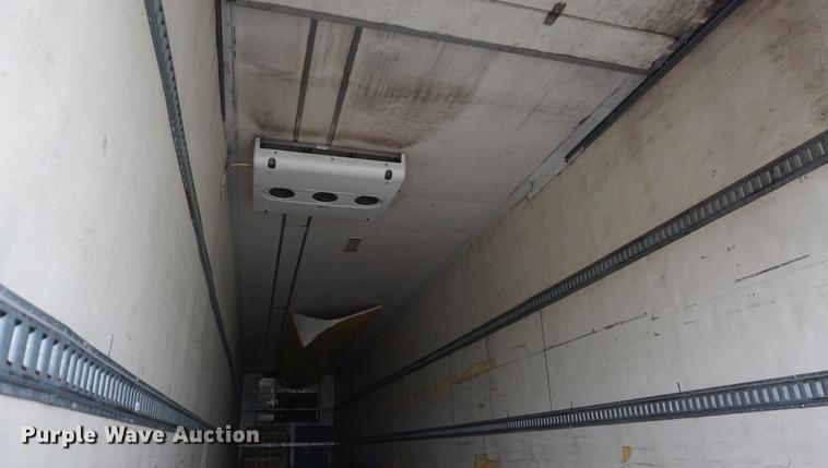 image for item DE3334 2004 Great Dane 7811TZ-1AW refrigerated van trailer