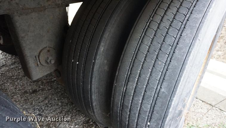 image for item DE3334 2004 Great Dane 7811TZ-1AW refrigerated van trailer